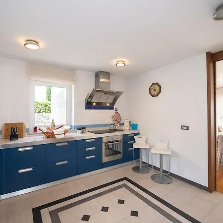 Adria Villa